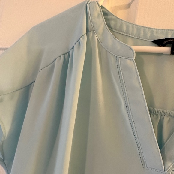 2/$25: Lightweight Blouse from Banana Republic - Picture 6 of 7